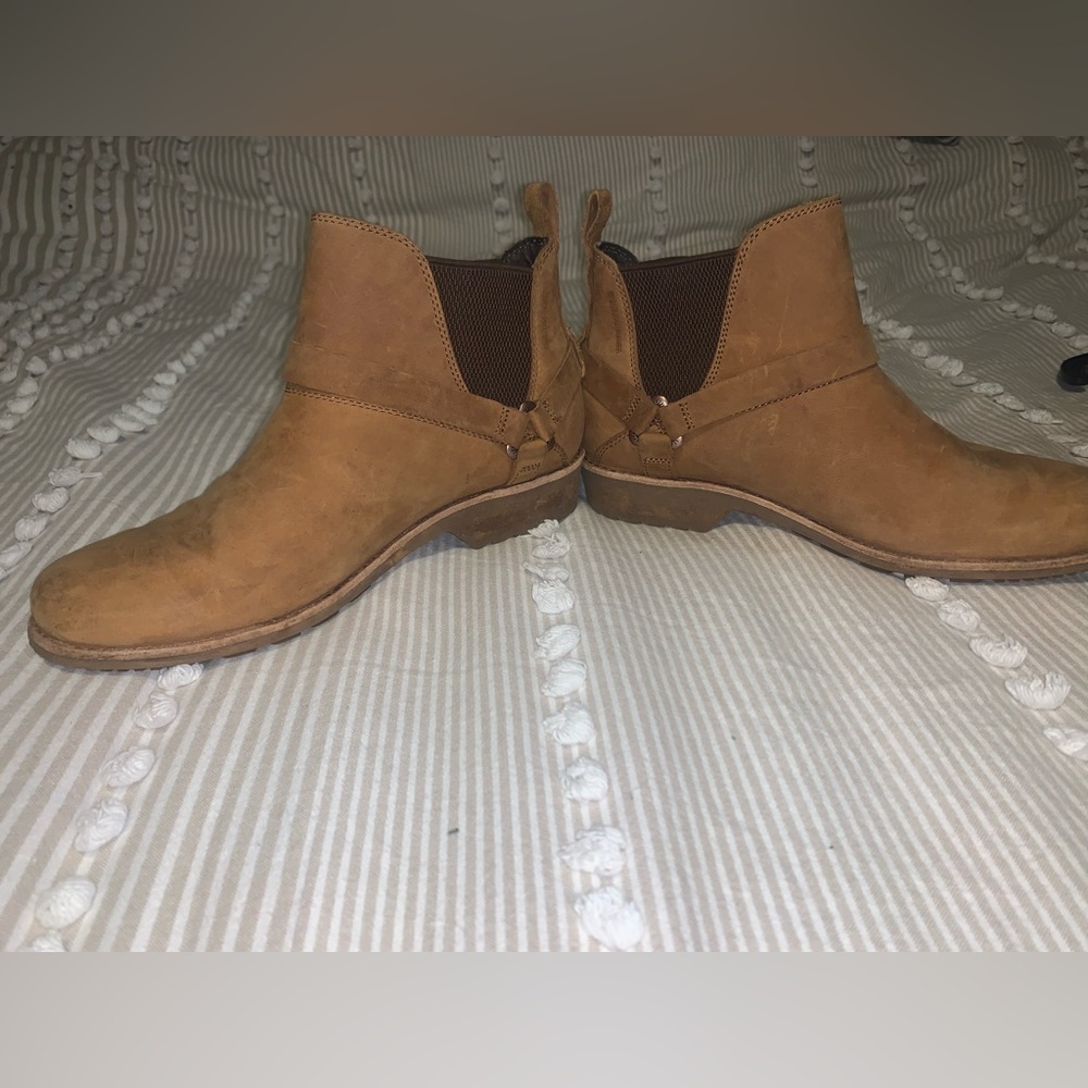 Teva waterproof leather boots
